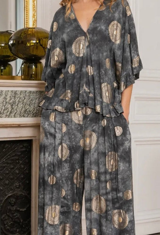 Beautiful, co-ordinated flared trouser suit, v-back neck with gold tassle, weddings, parties, birthdays. Available in grey, purple or pink