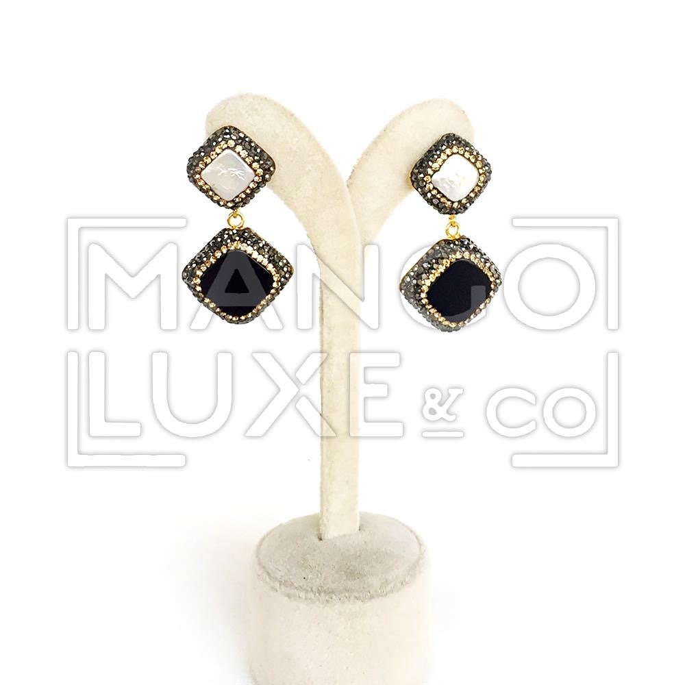 Pearl earrings with onyx, simulated emerald or natural turquoise